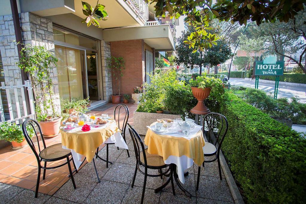 Hotel Vignola Assis Exterior foto