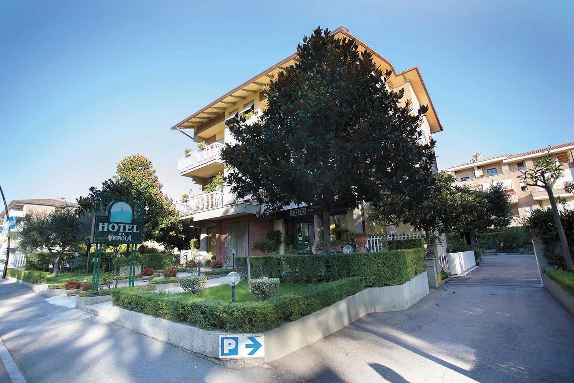 Hotel Vignola Assis Exterior foto